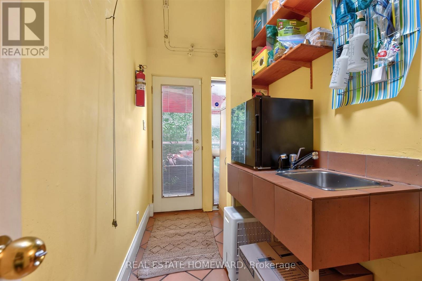 14 LYALL AVENUE - 22