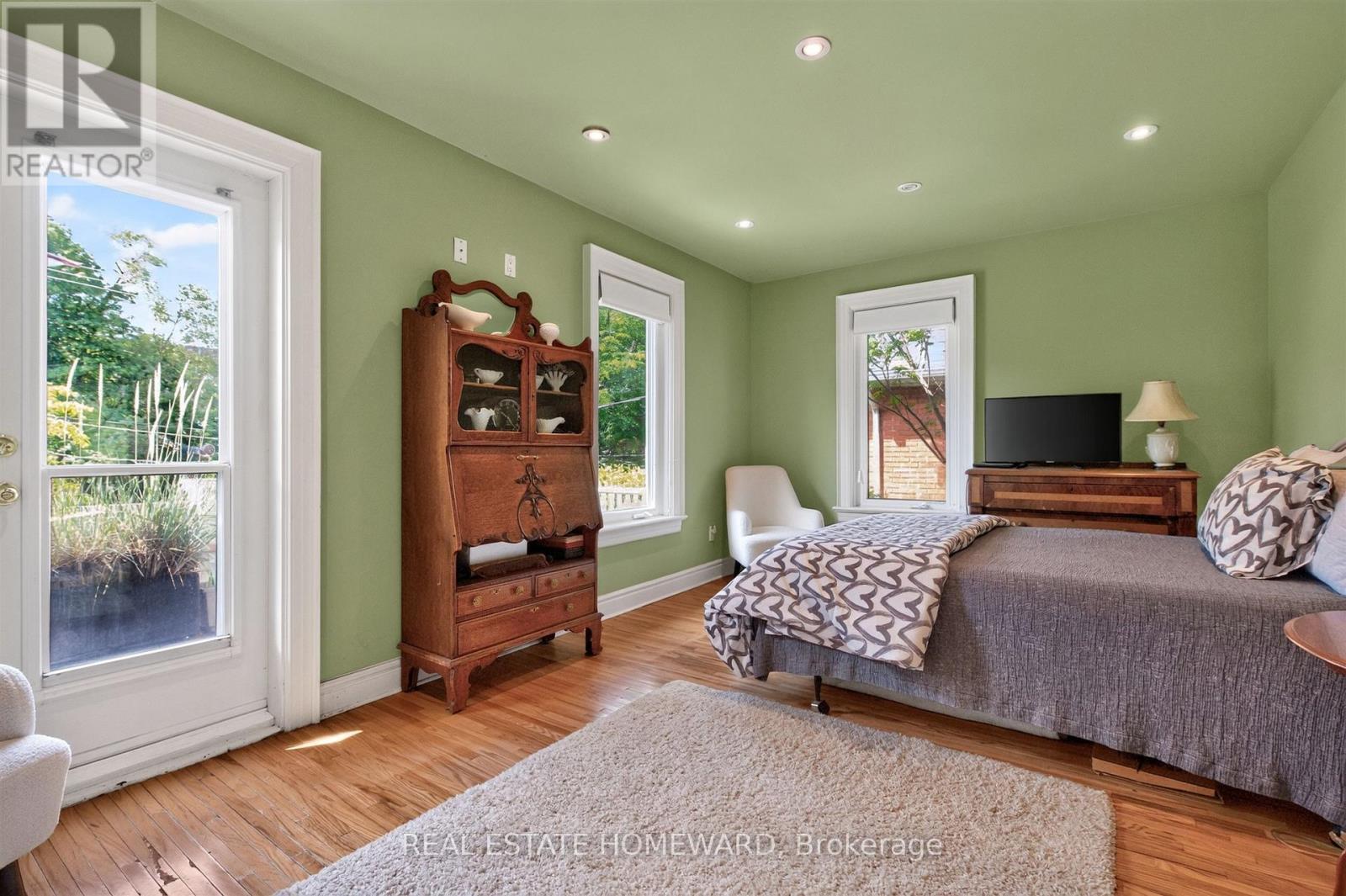 14 LYALL AVENUE - 29