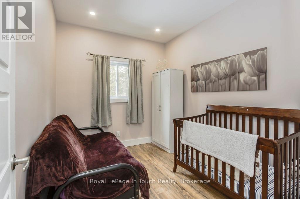 31 EARLDOM BOULEVARD - 22