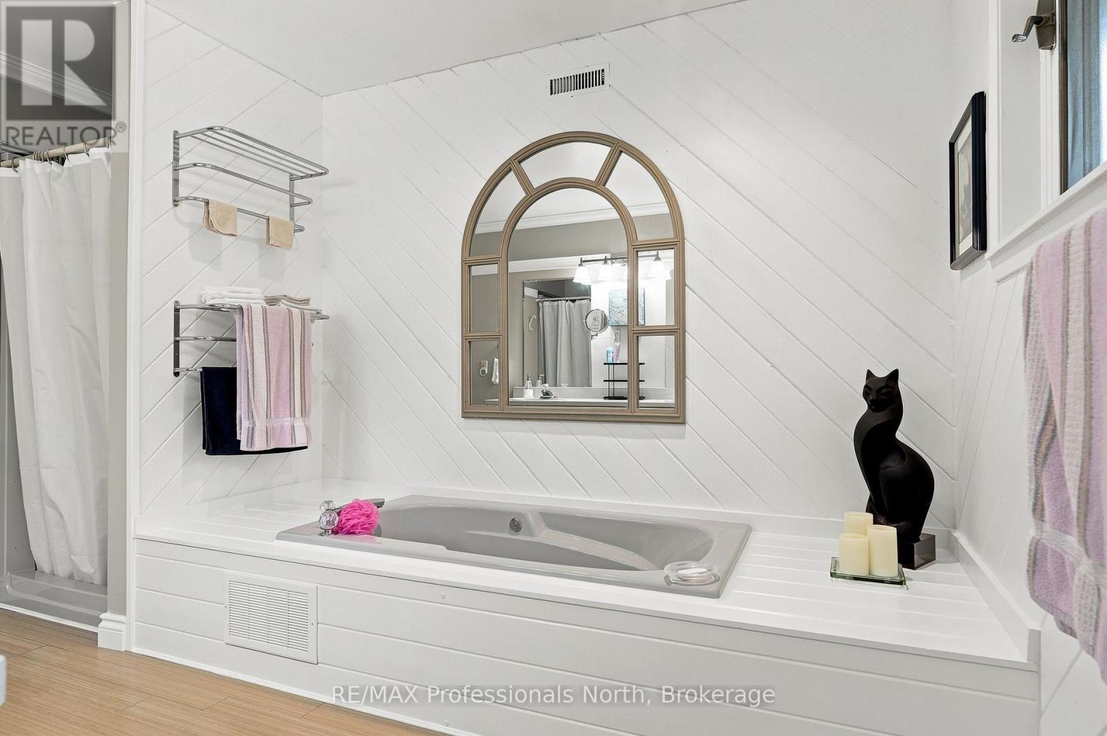 8 PALMER COURT - Image 32