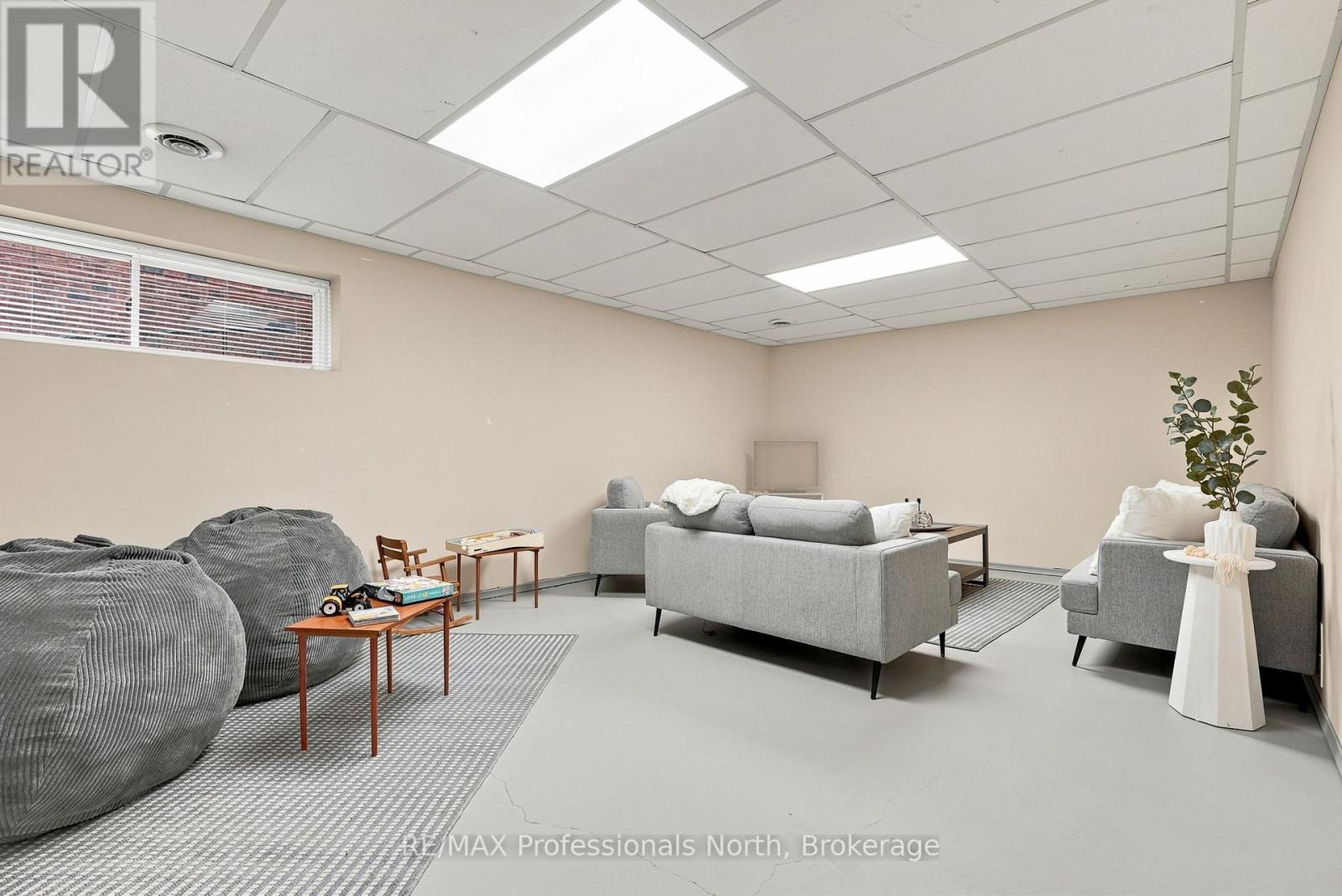 8 PALMER COURT - Image 46