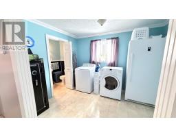 10 Hillcrest Road thumbnail 32