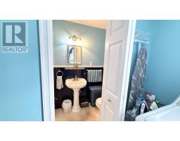 10 Hillcrest Road thumbnail 30