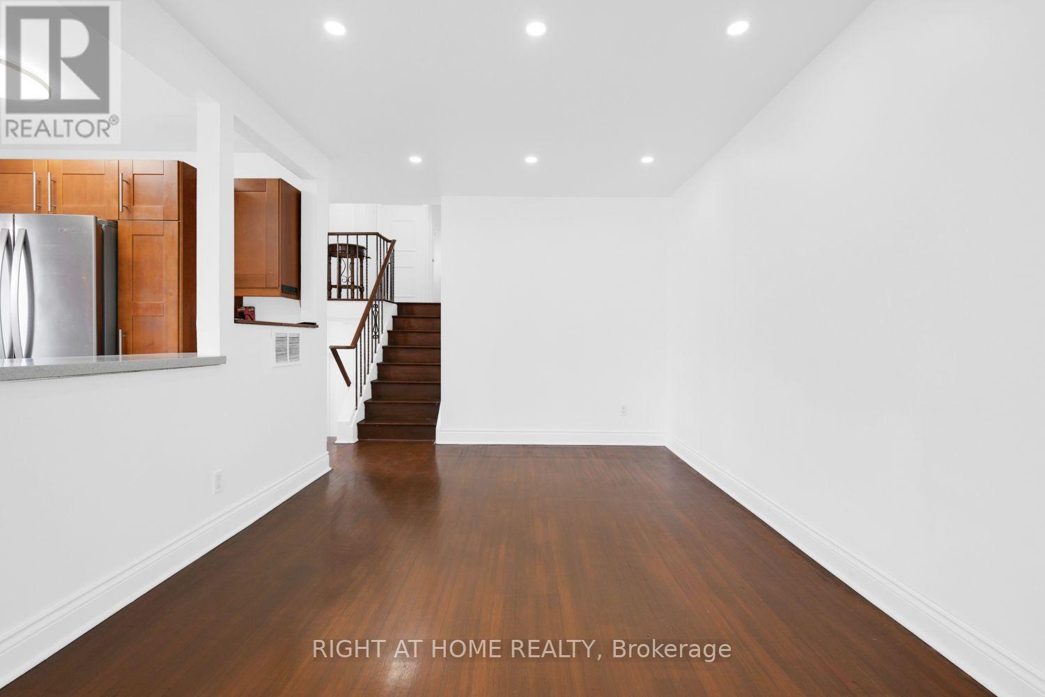 31 FRANKTON CRESCENT - 14