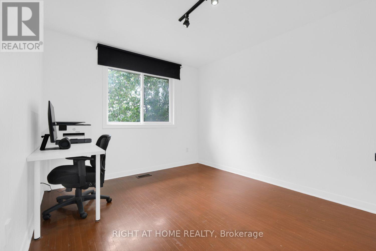 31 FRANKTON CRESCENT - 18