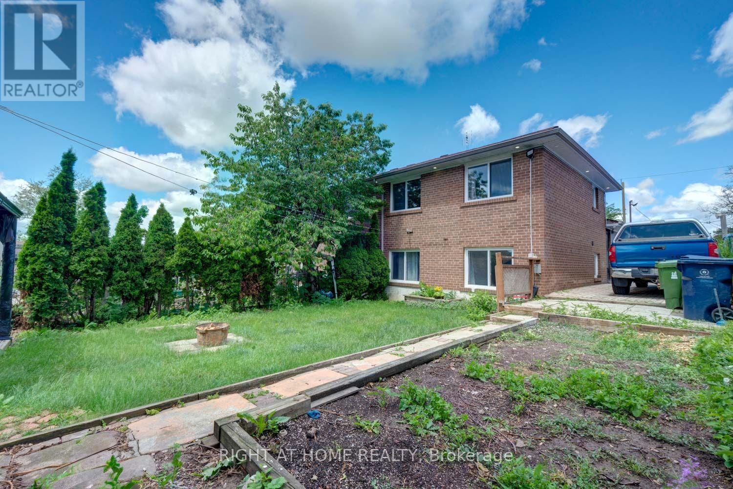 31 FRANKTON CRESCENT - 30