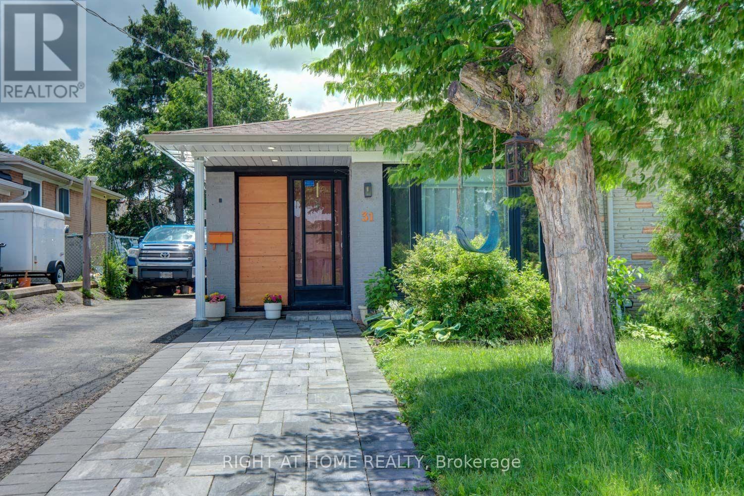 31 FRANKTON CRESCENT - 4