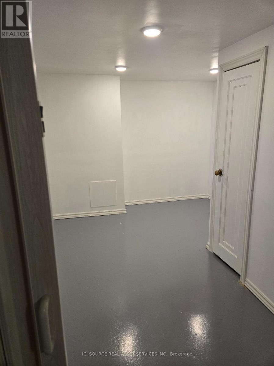 388 GRIFFITH STREET - 24