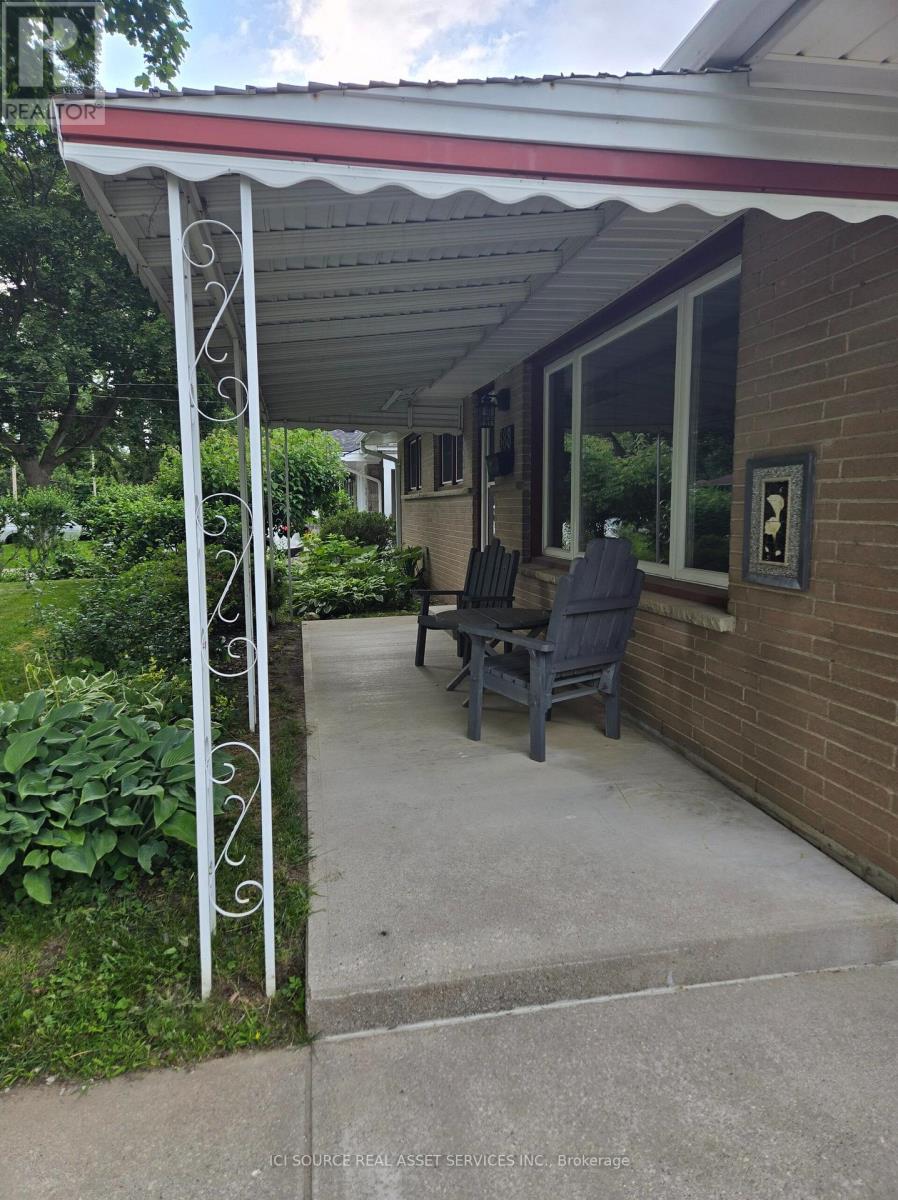 388 GRIFFITH STREET - 3