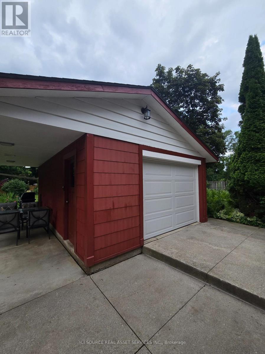388 GRIFFITH STREET - 33