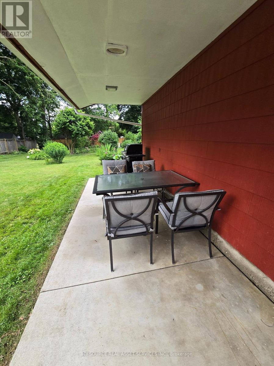 388 GRIFFITH STREET - 35