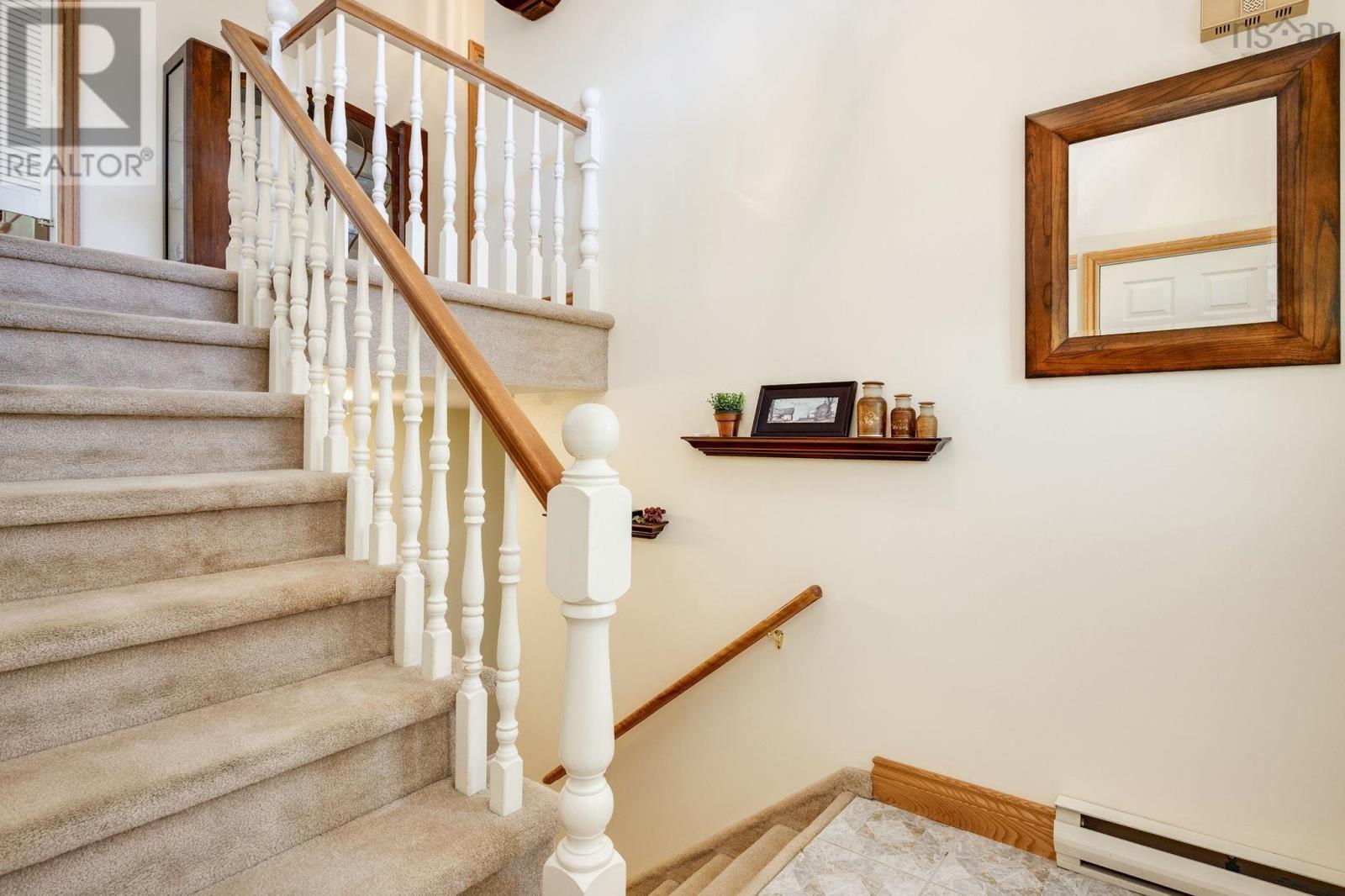 49 Cartier Crescent - 3
