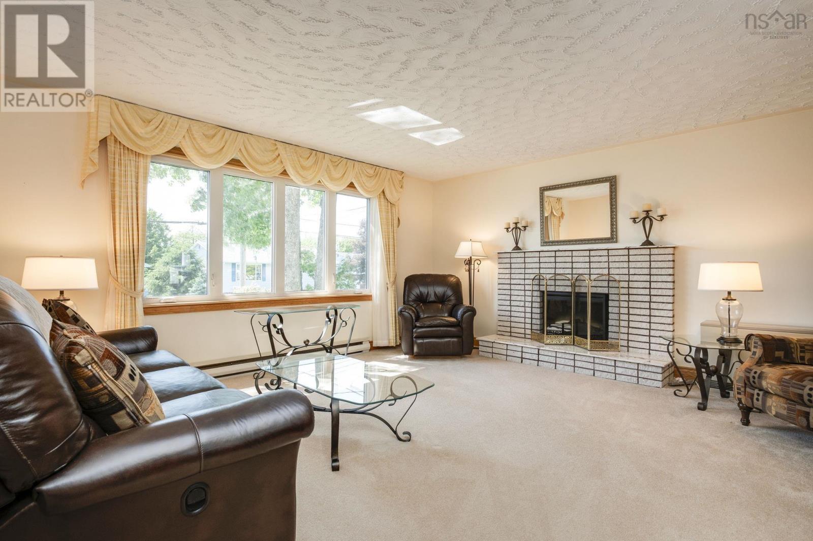 49 Cartier Crescent - 4