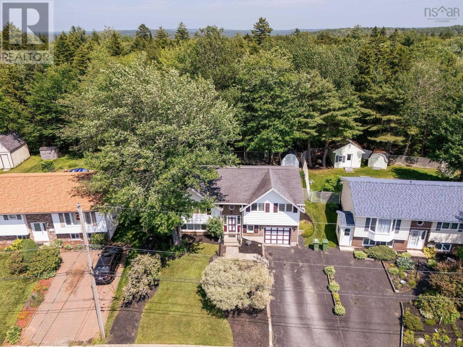 49 Cartier Crescent - 2