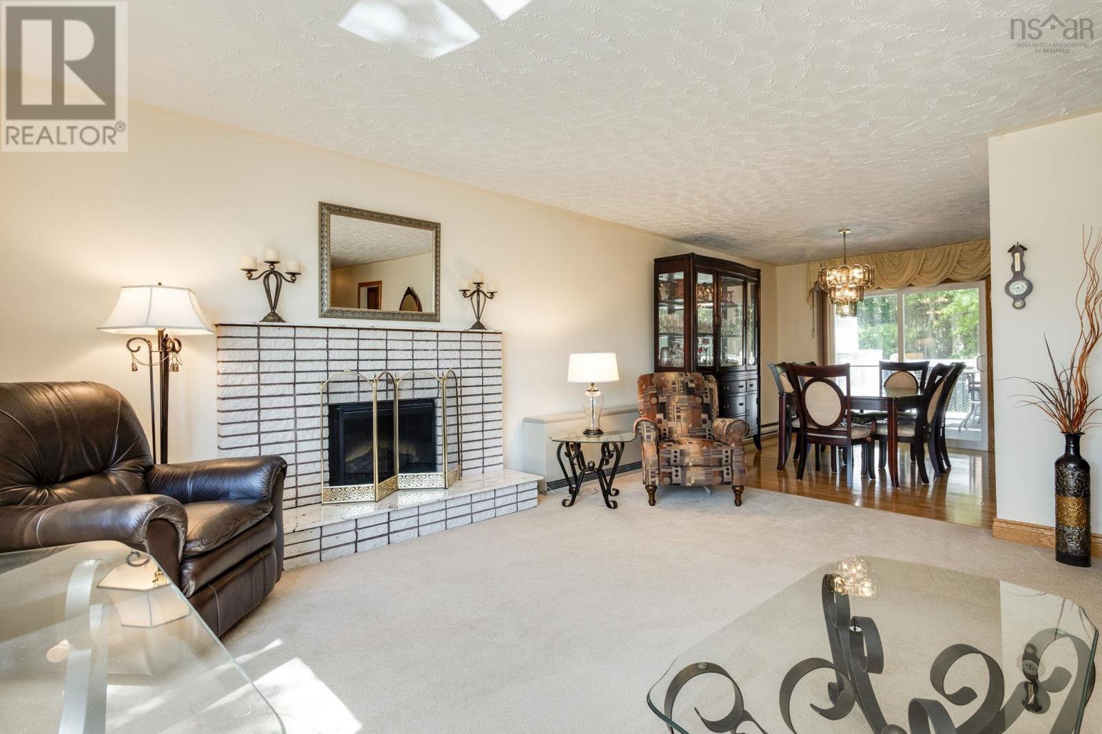 49 Cartier Crescent - 5