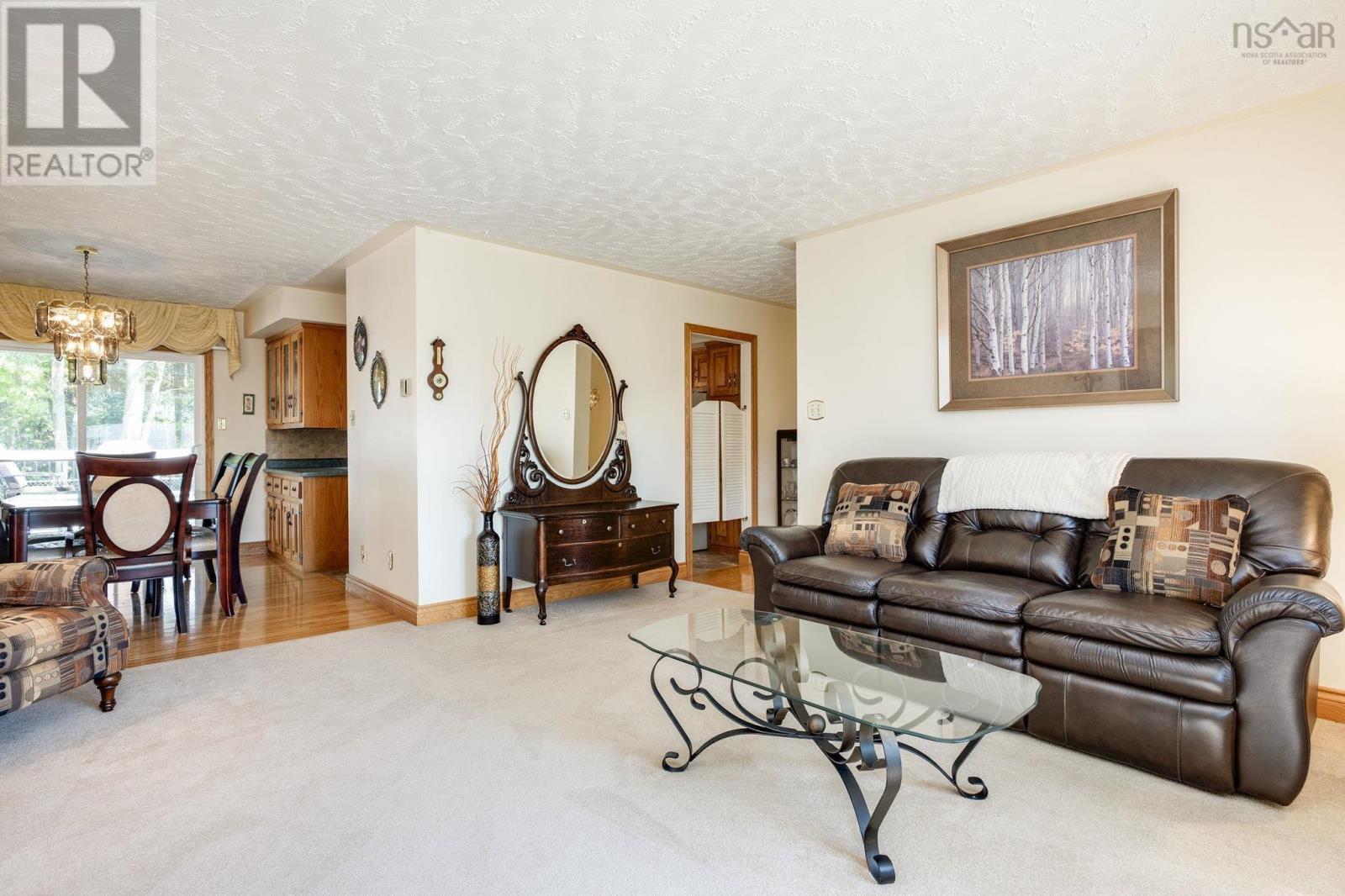 49 Cartier Crescent - 6