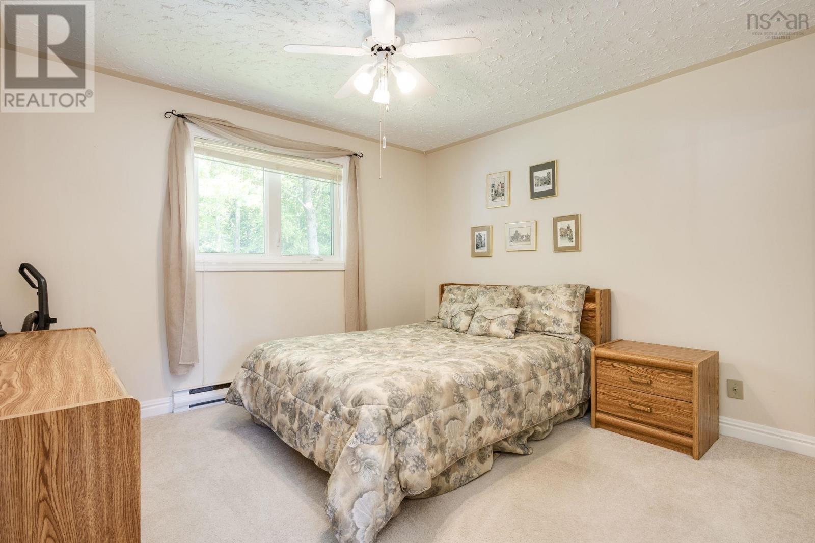 49 Cartier Crescent - 17