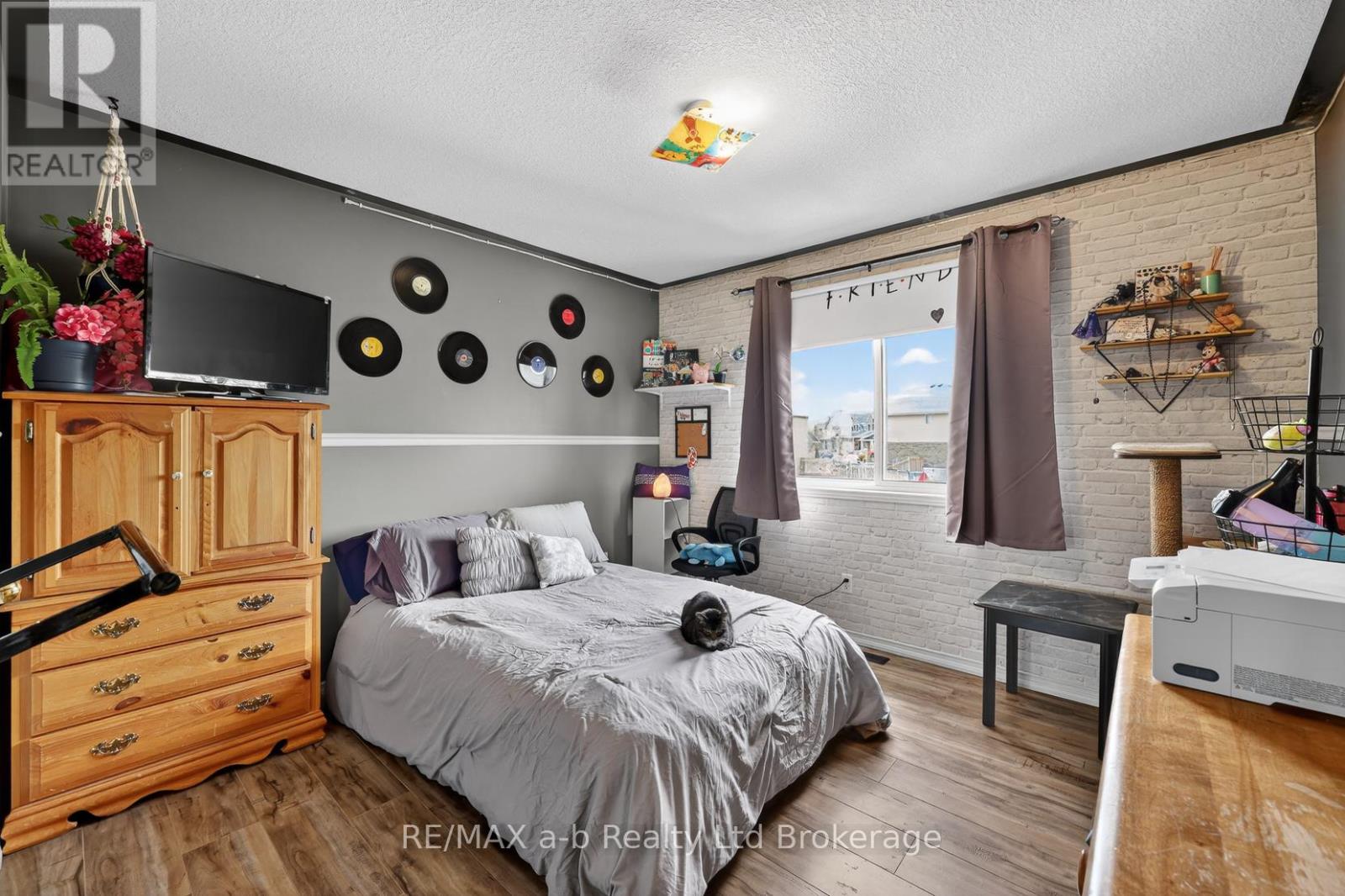 20 OWEN STREET - 28