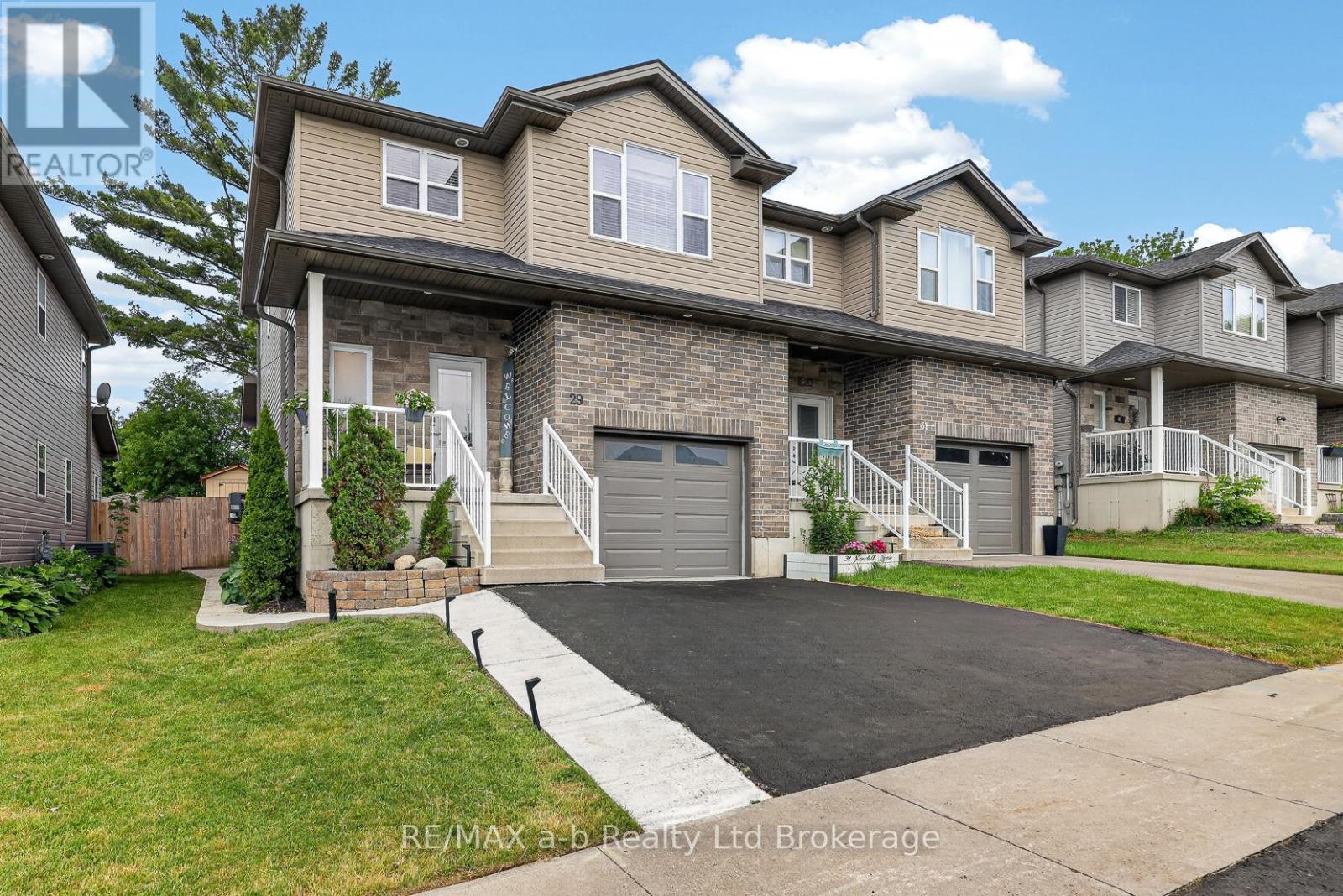 29 KENDELL LANE - 35