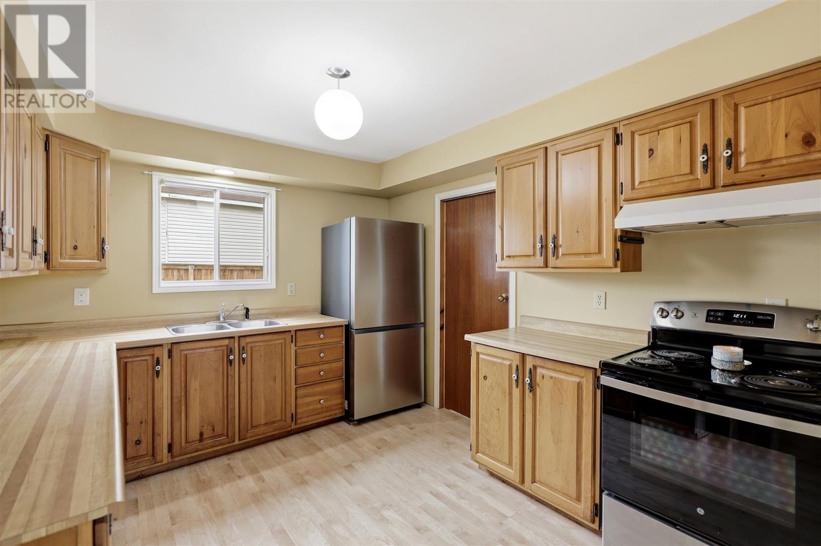 377 Wilson ST - 15