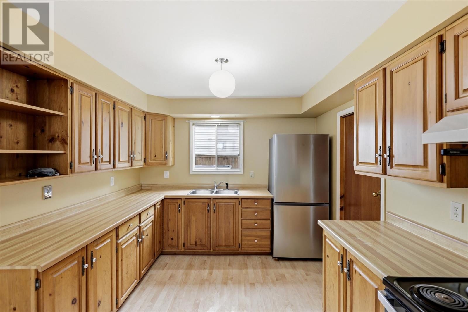 377 Wilson ST - Image 13