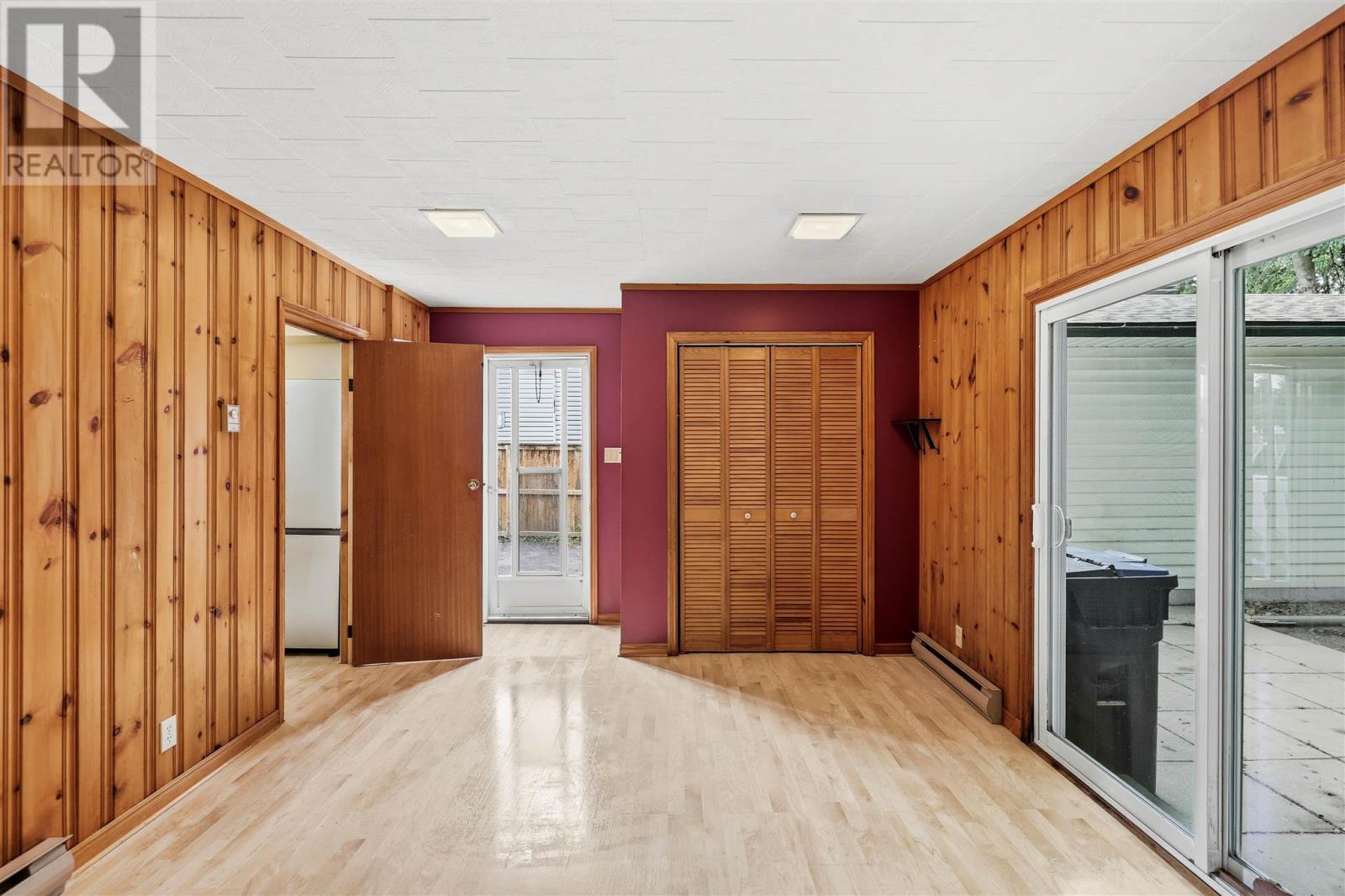 377 Wilson ST - Image 17