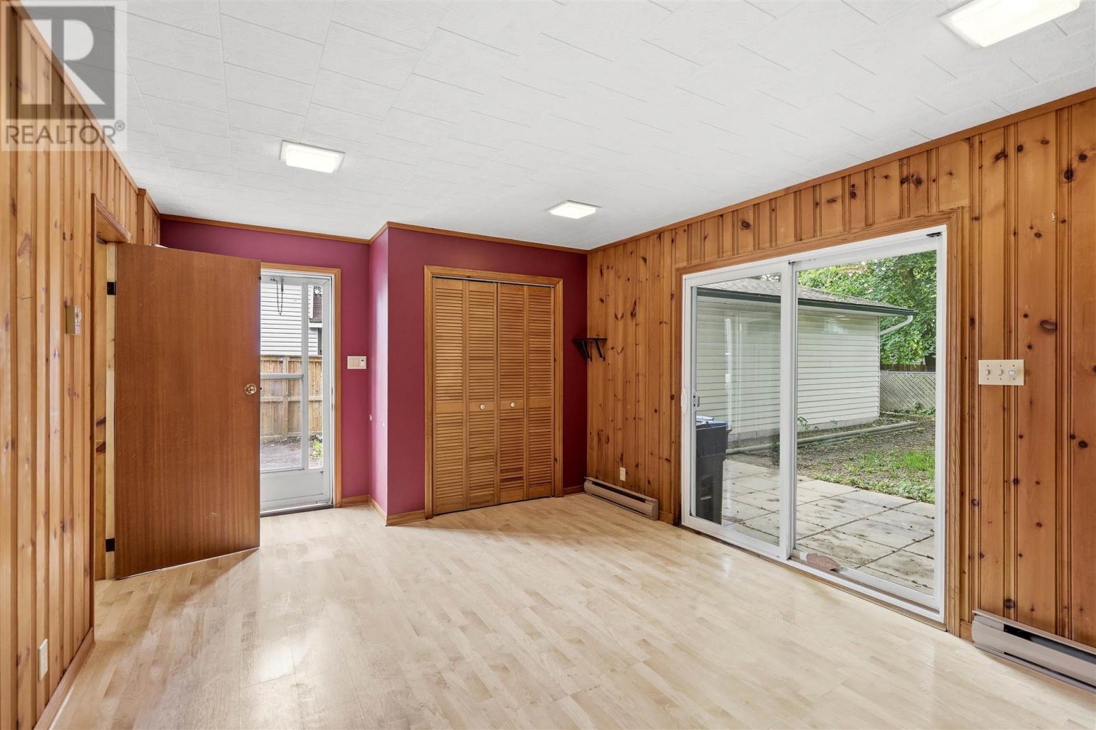 377 Wilson ST - 18