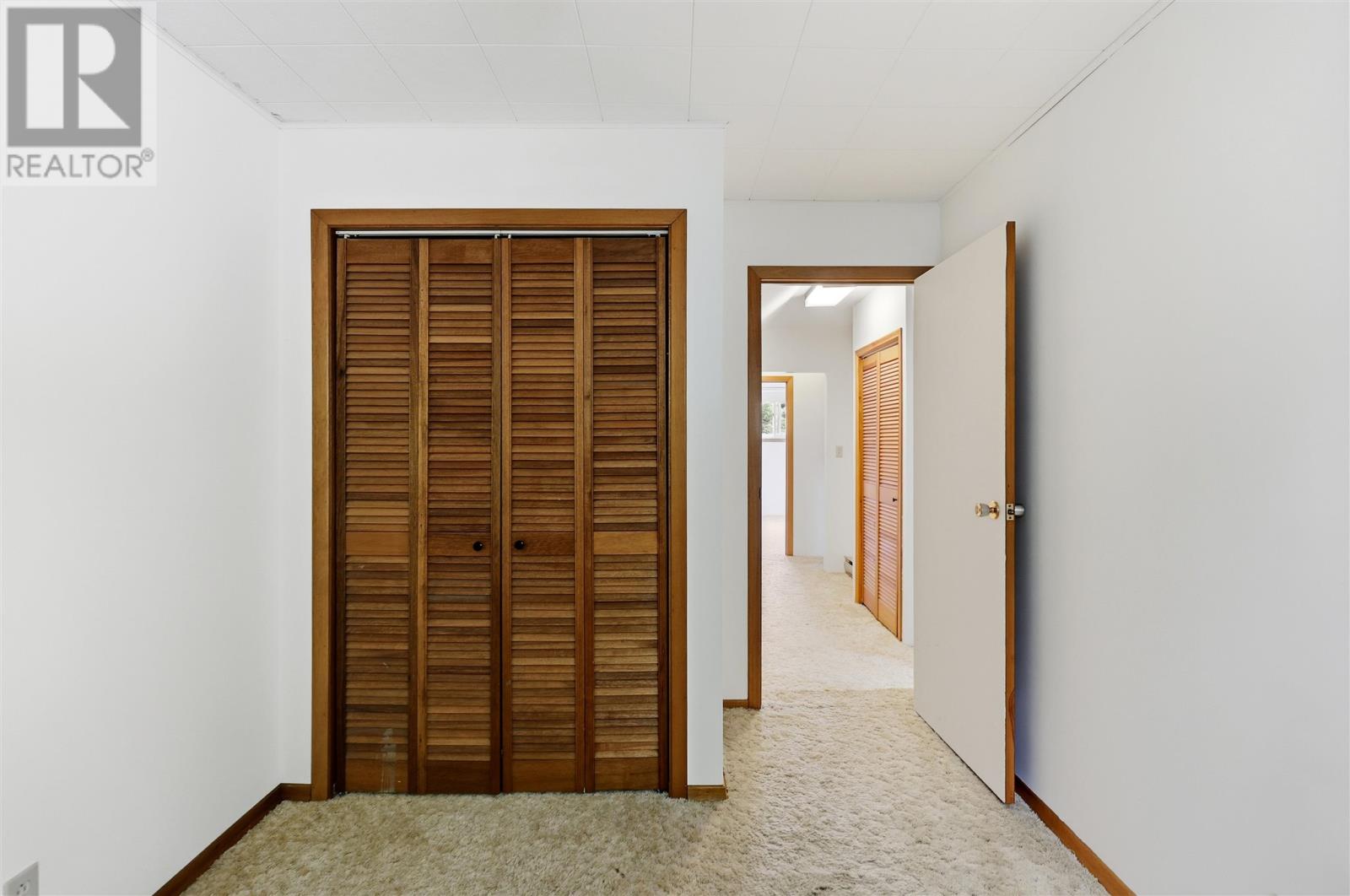 377 Wilson ST - Image 22