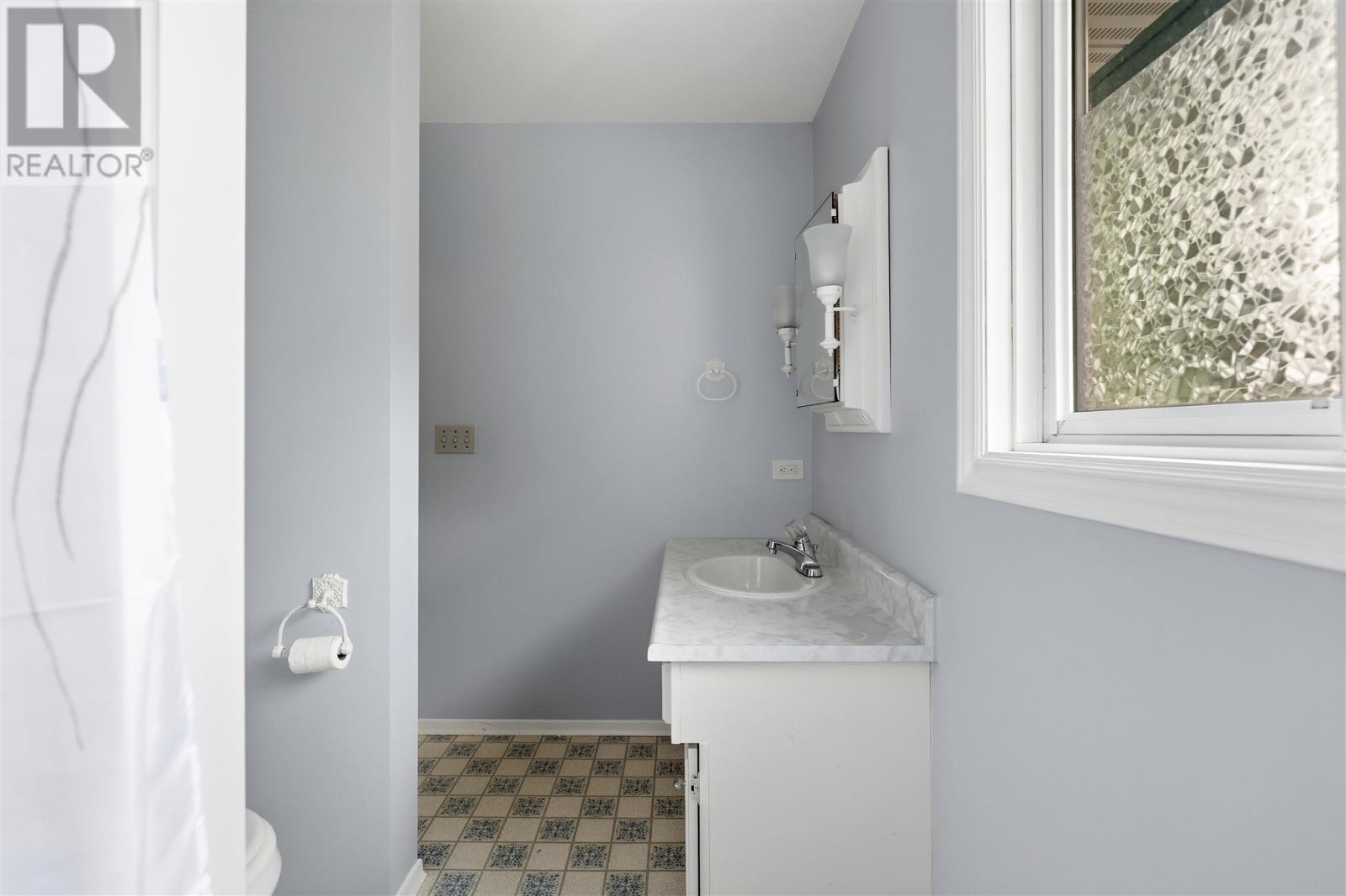 377 Wilson ST - Image 30