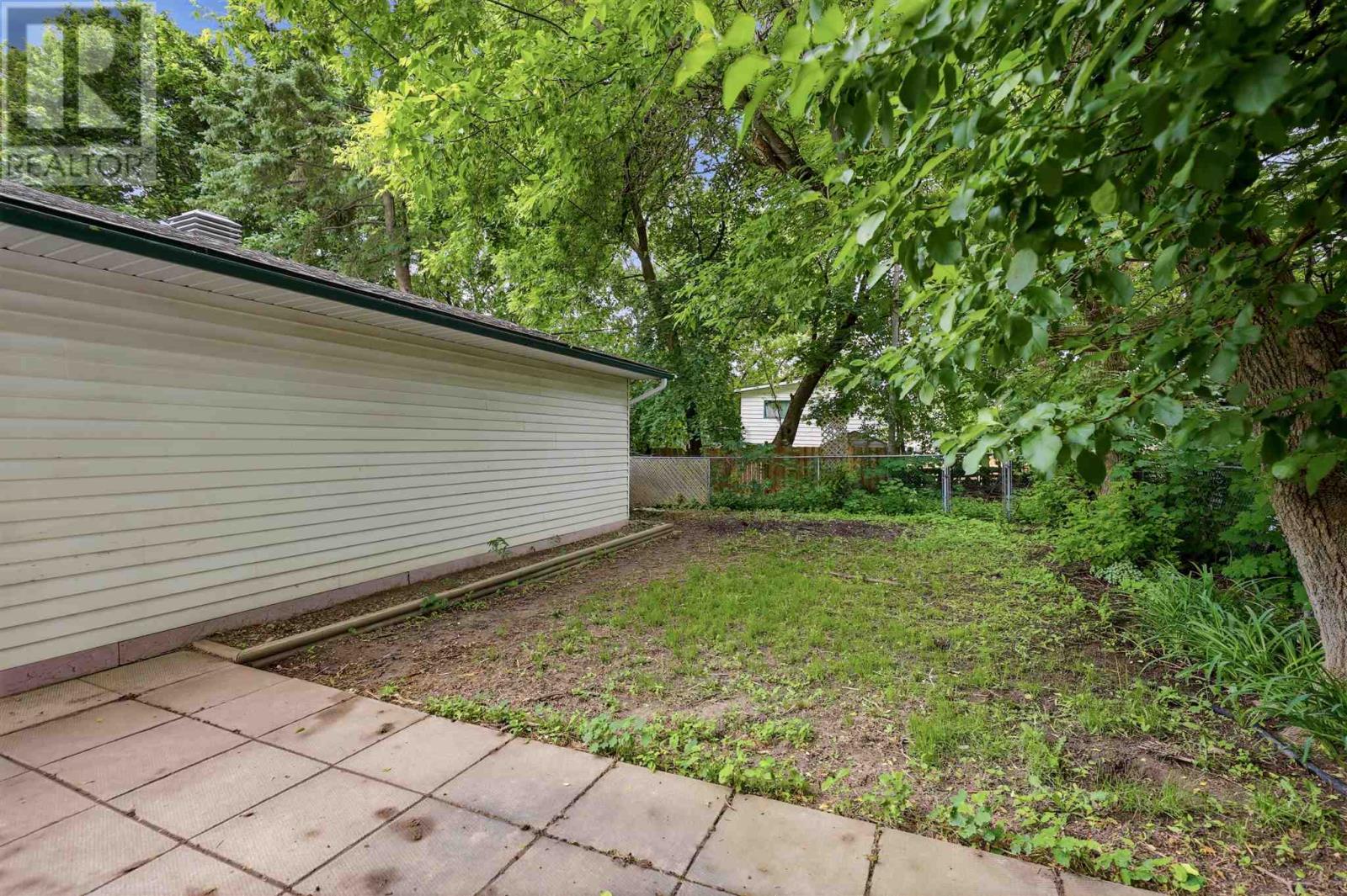 377 Wilson ST - 32