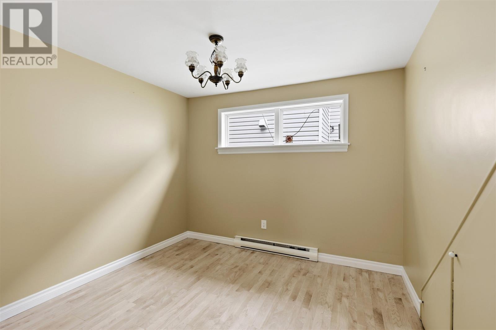 377 Wilson ST - Image 9
