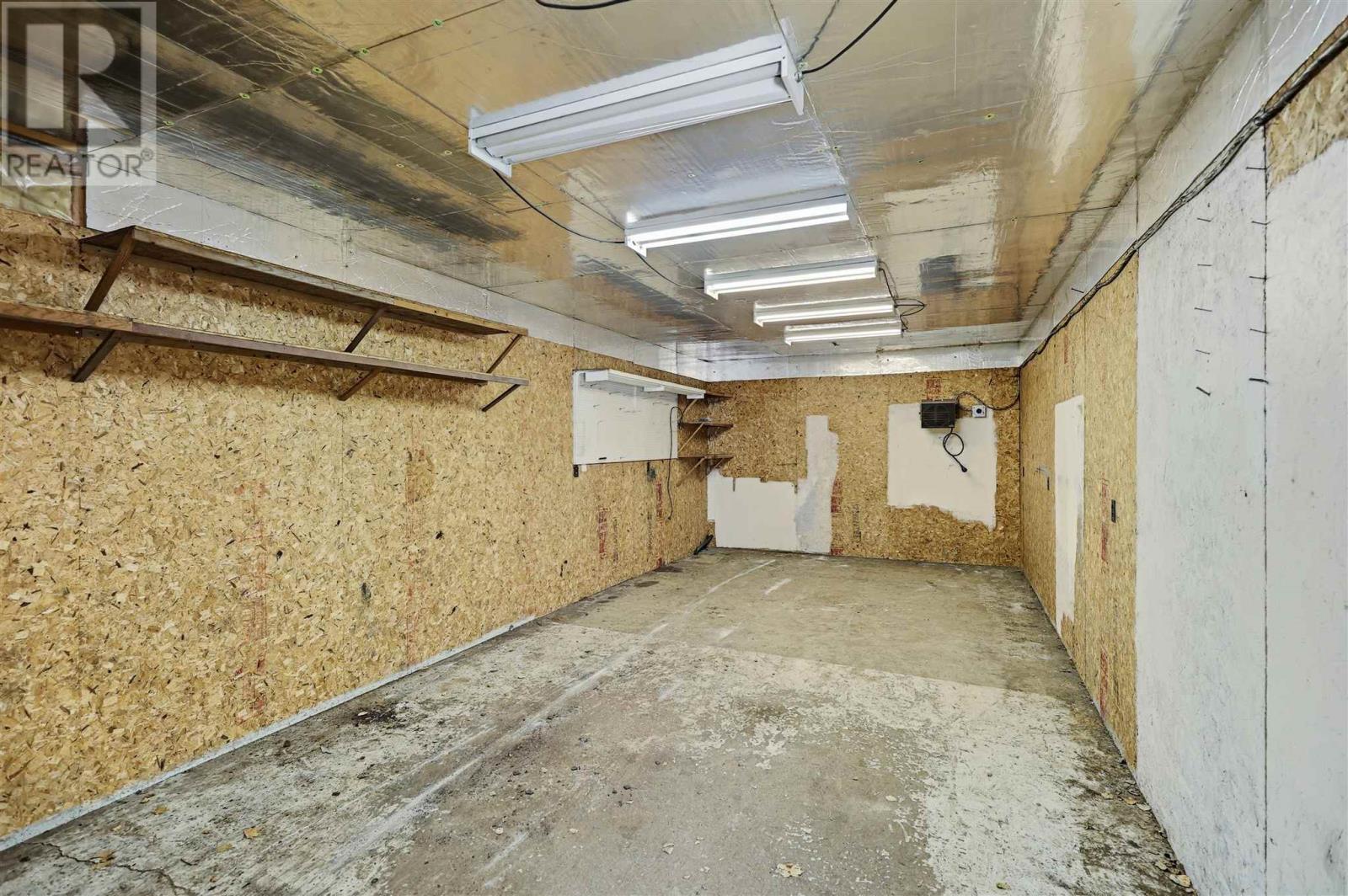 377 Wilson ST - 35