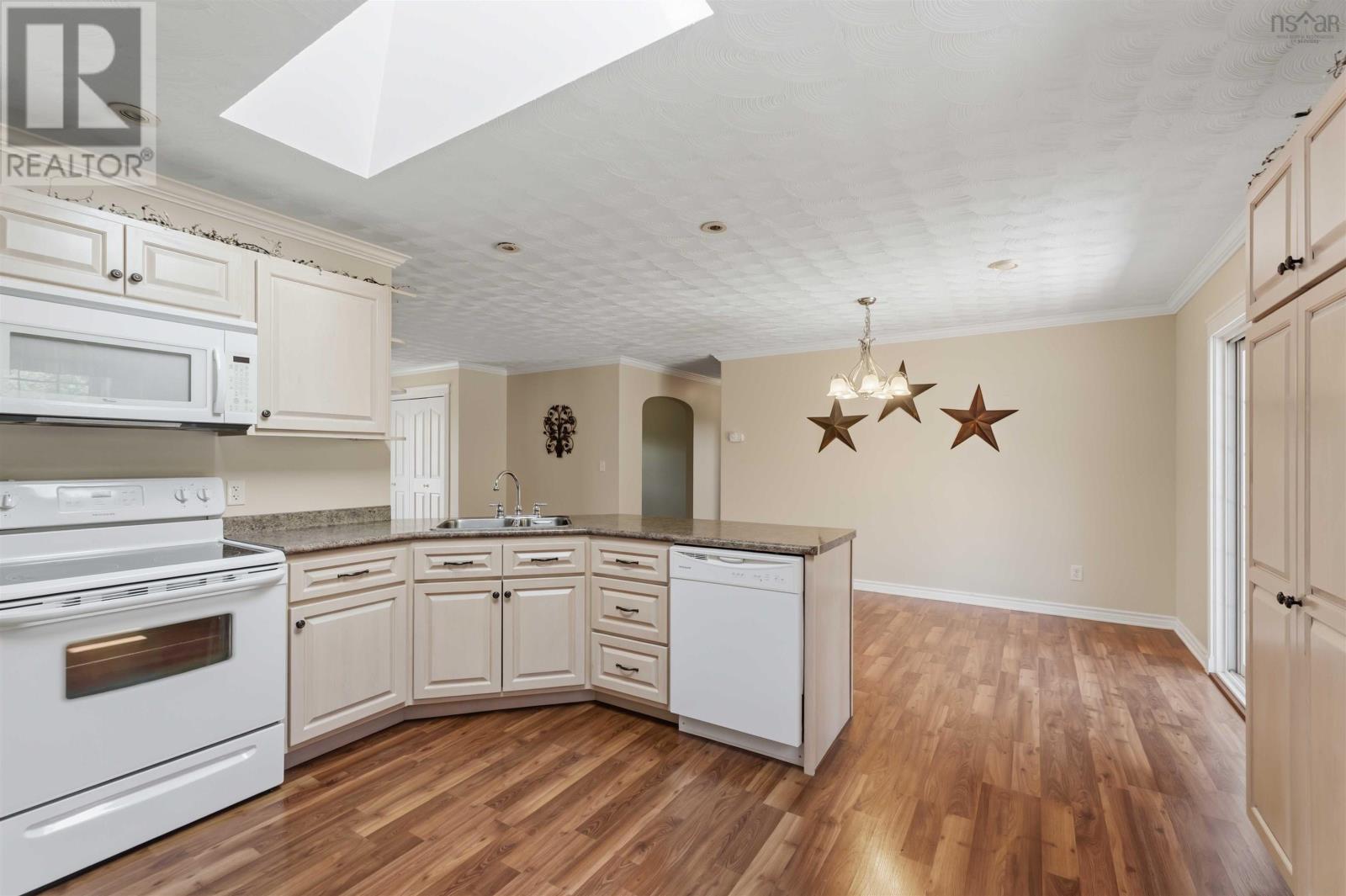 Property 18 of 47 of 62 Shreve Street