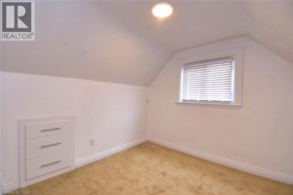 215 WALTER Avenue S - 17