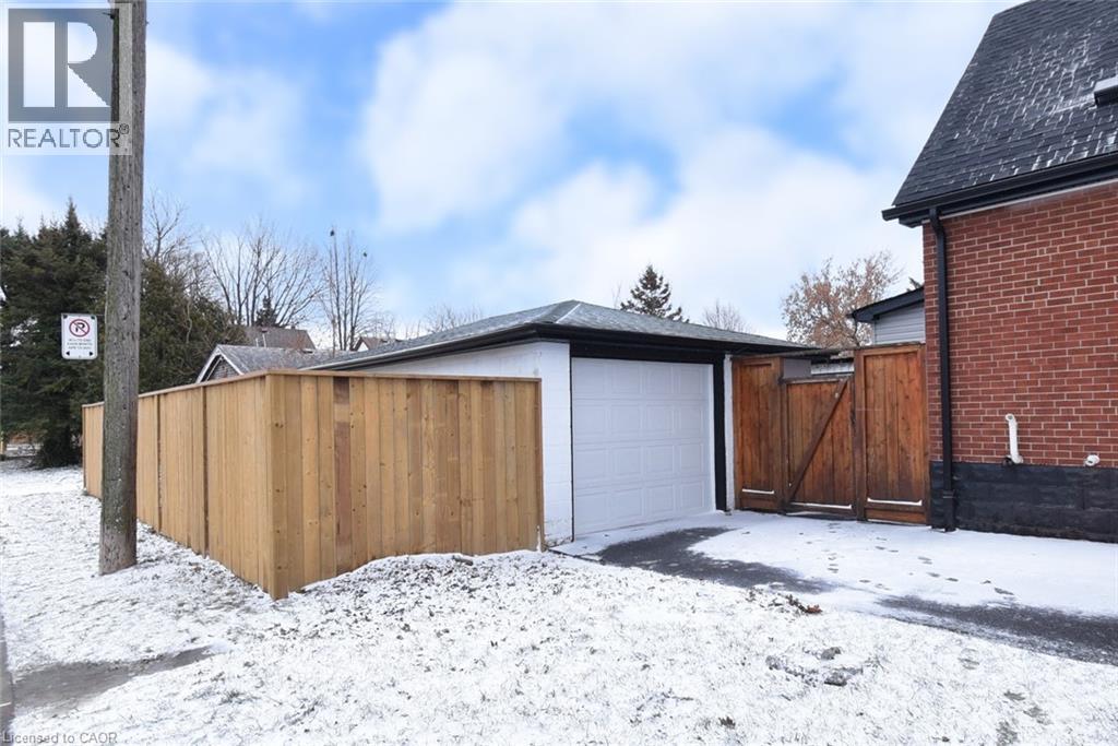 215 WALTER Avenue S - 27