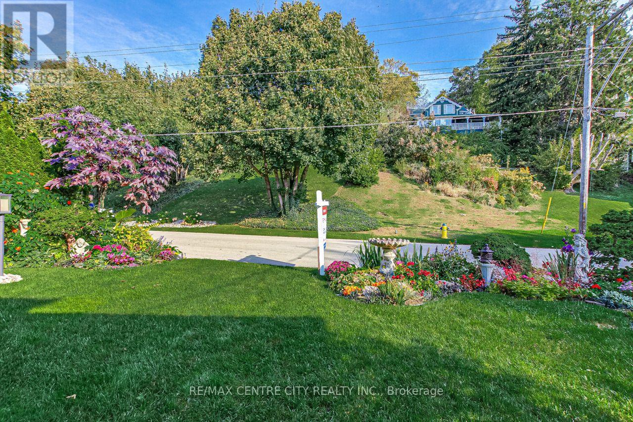 174 HARRISON PLACE - 3