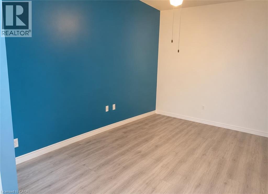 #2 60 NATALIA Avenue - 6