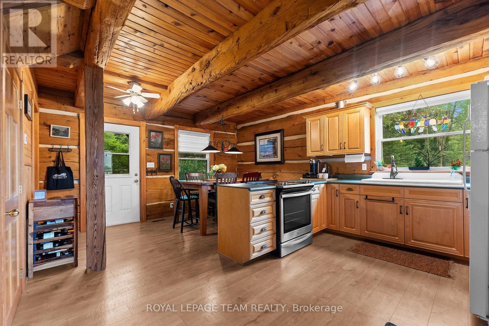 58 HENDRY LANE - Image 11