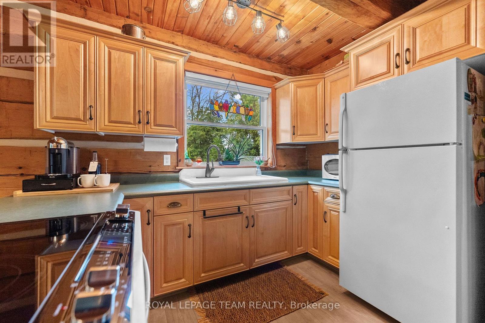 58 HENDRY LANE - Image 8