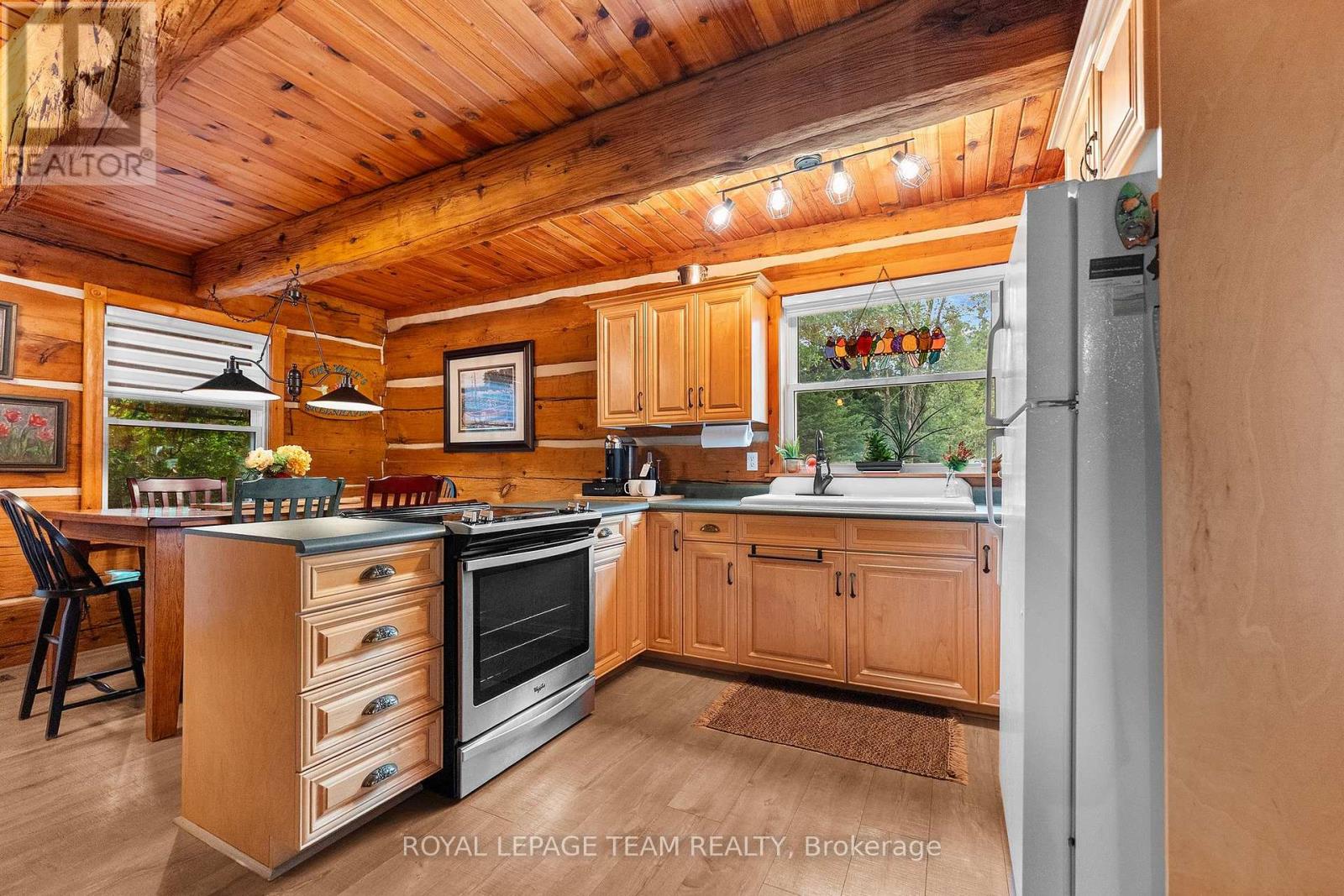58 HENDRY LANE - Image 9