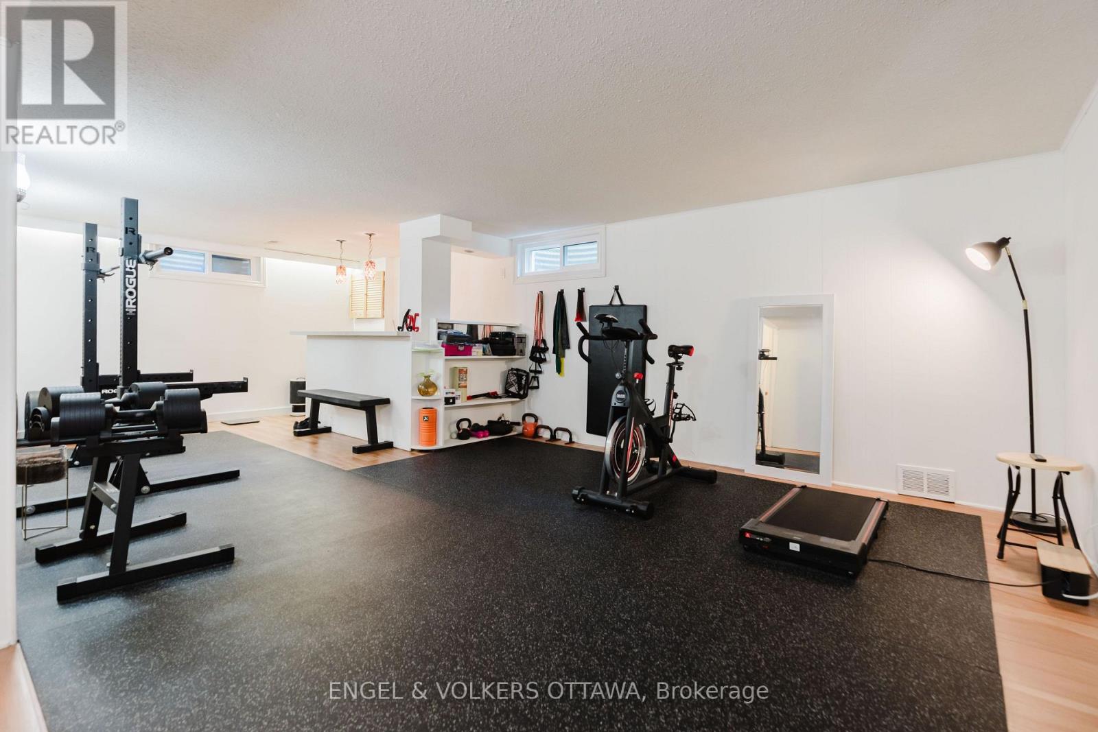 3 Bed, 2 Bath House for Sale in Ottawa – 2995 COWAN CRESCENT, Ottawa – MLS# X13565014 - Image 24