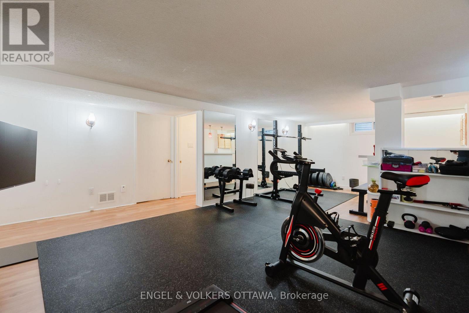 3 Bed, 2 Bath House for Sale in Ottawa – 2995 COWAN CRESCENT, Ottawa – MLS# X13565014 - Image 25