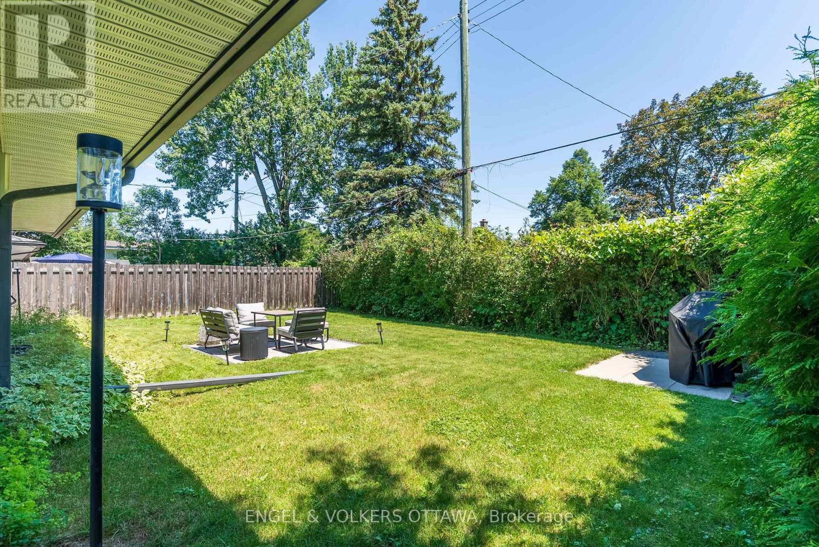 3 Bed, 2 Bath House for Sale in Ottawa – 2995 COWAN CRESCENT, Ottawa – MLS# X13565014 - Image 32