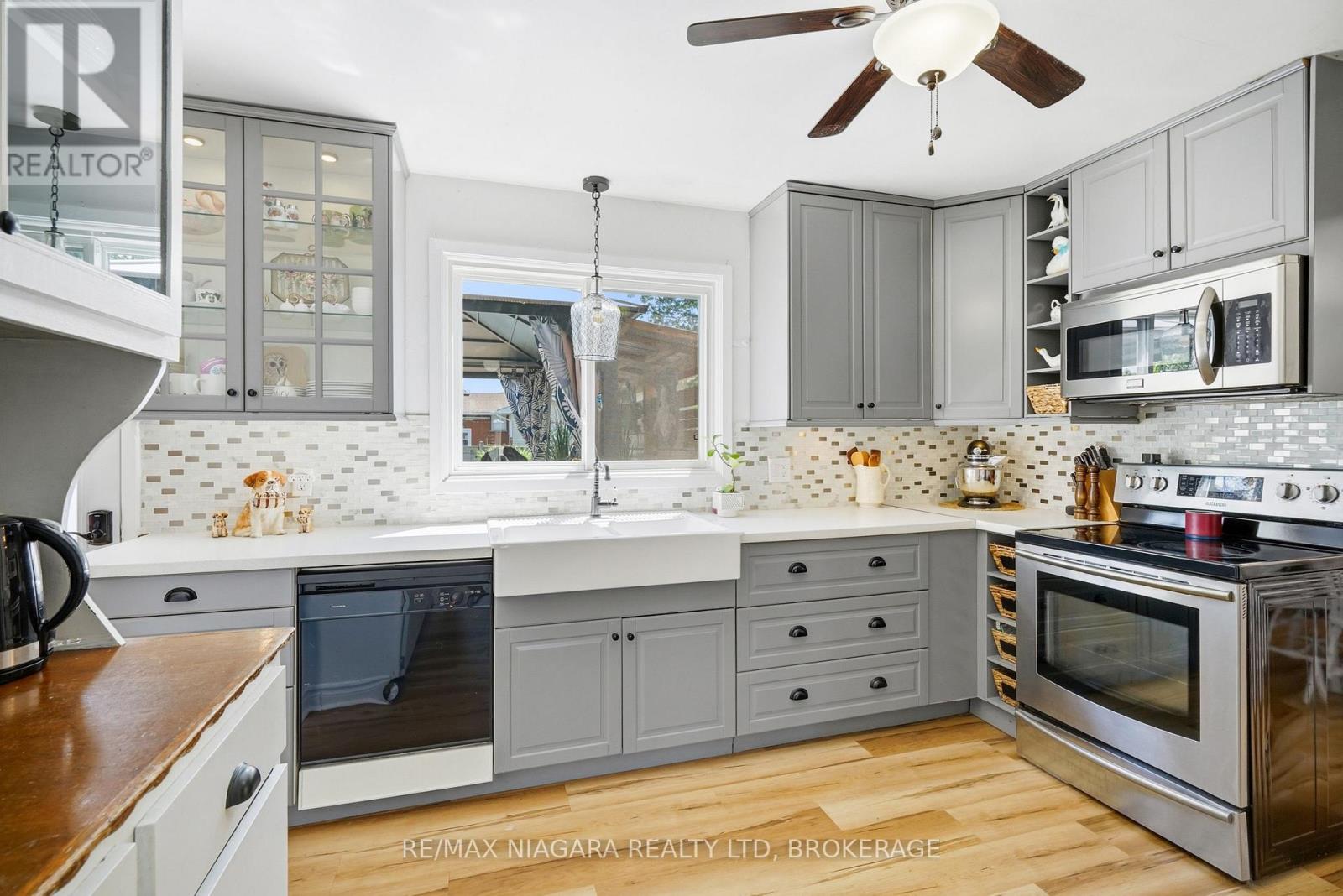 29 ROSE AVENUE - 12