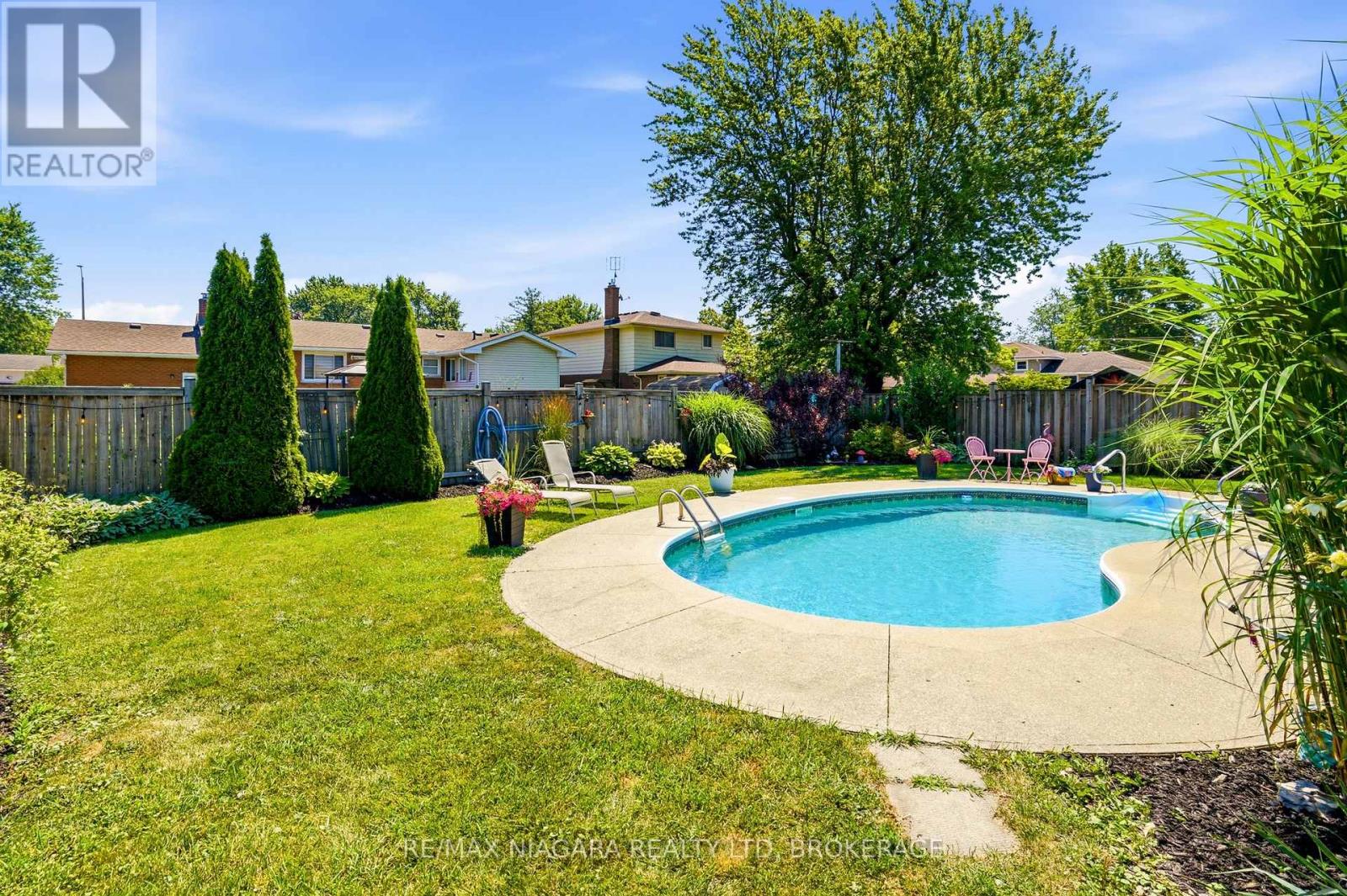 29 ROSE AVENUE - 36