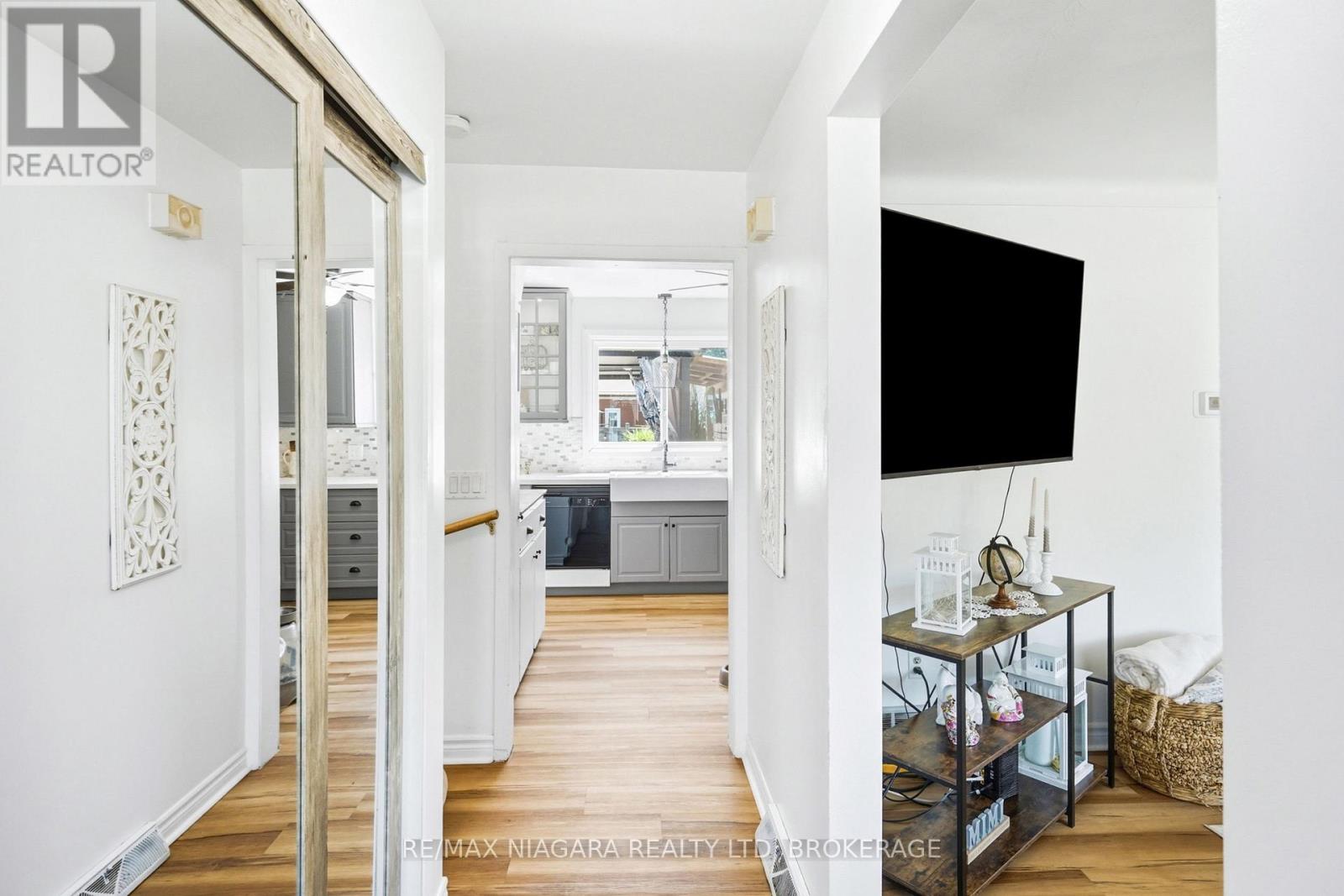 29 ROSE AVENUE - 5
