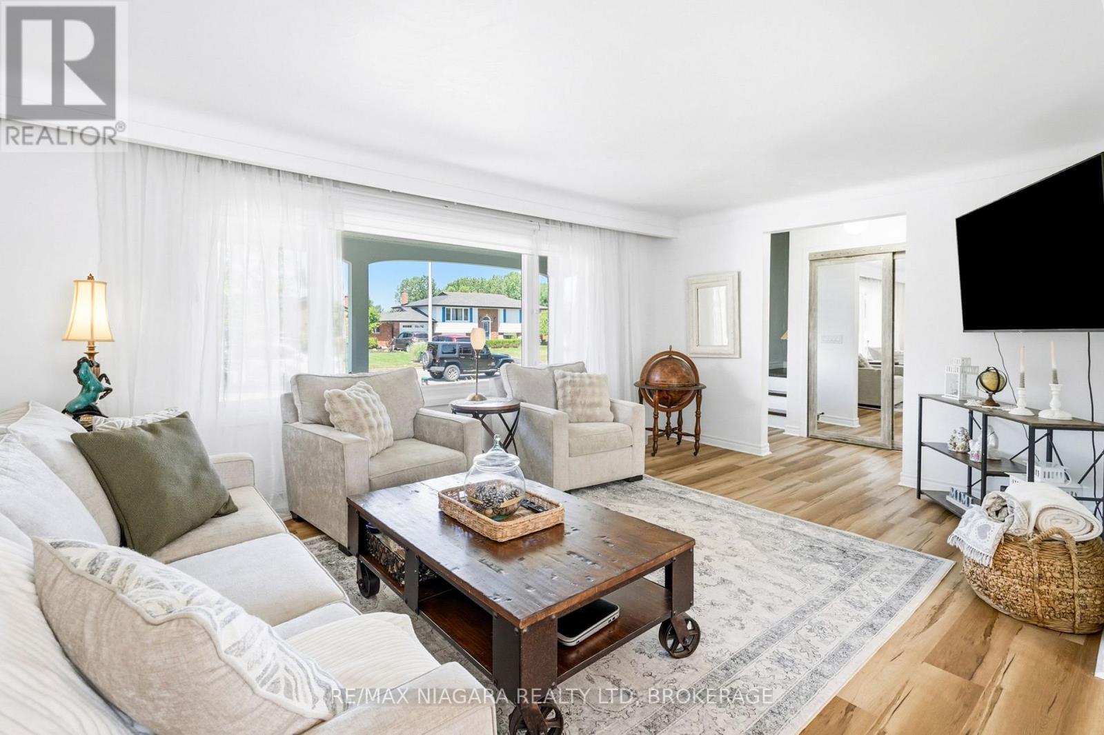 29 ROSE AVENUE - 7