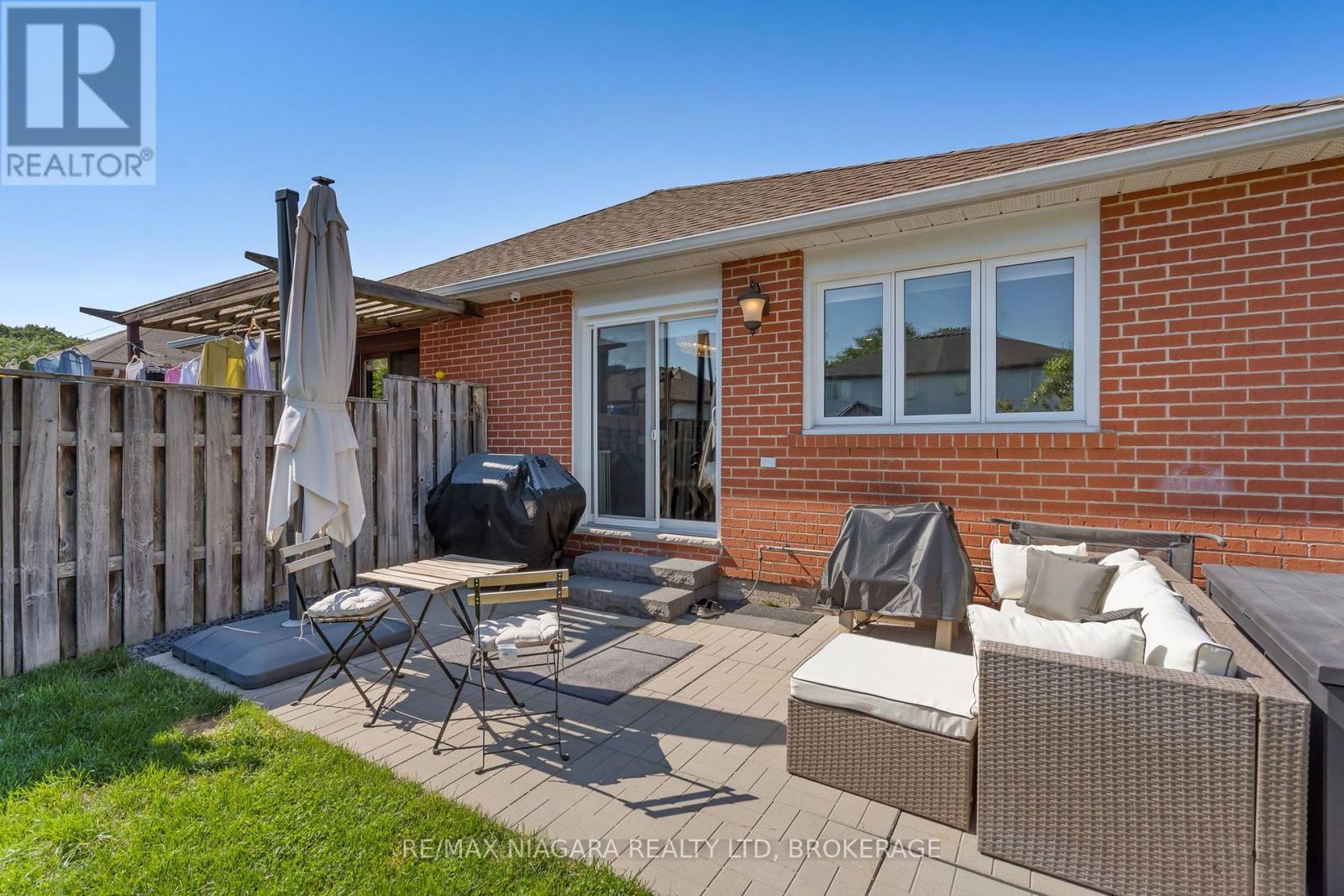 17 JACKSON COURT W - 24