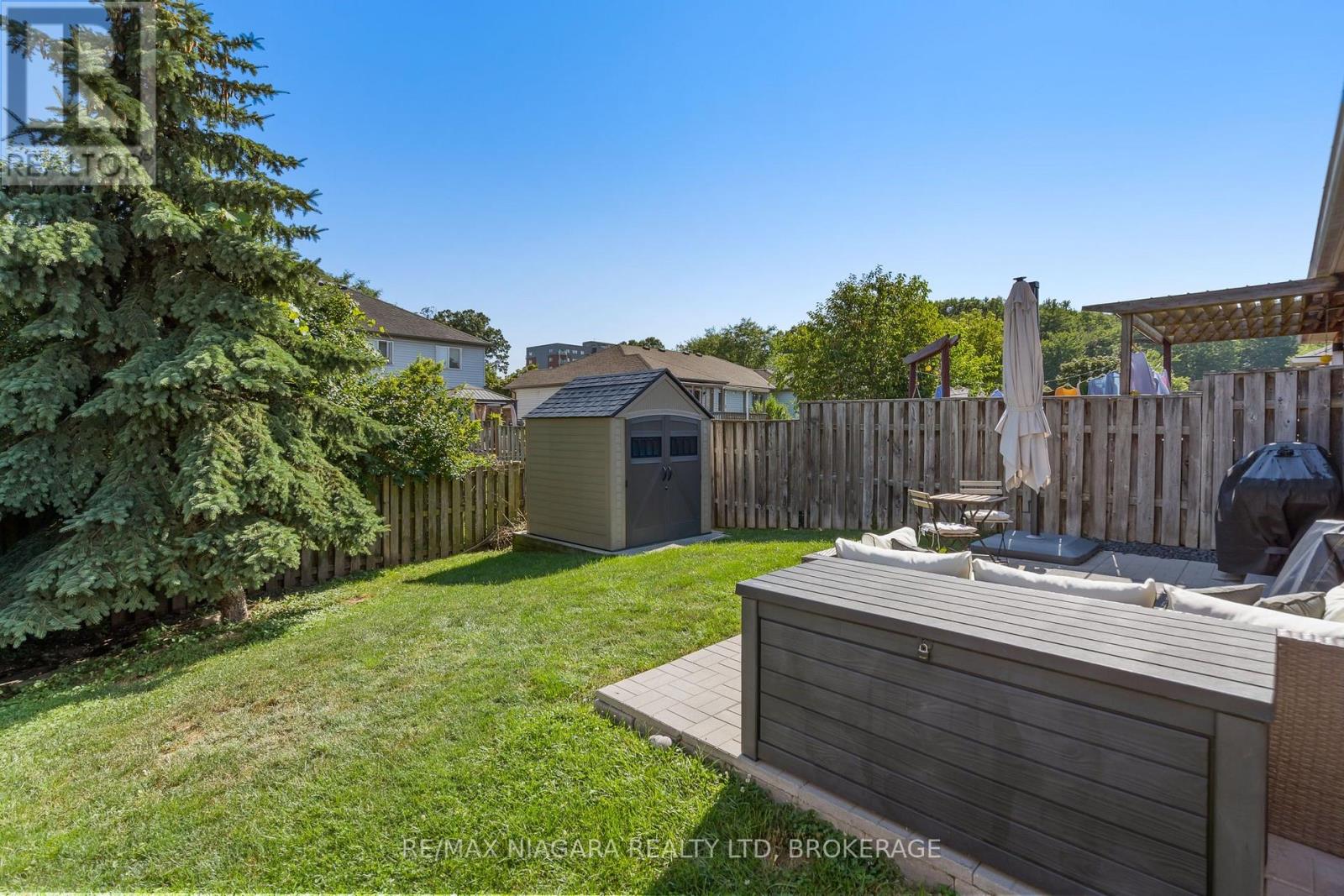 17 JACKSON COURT W - 26