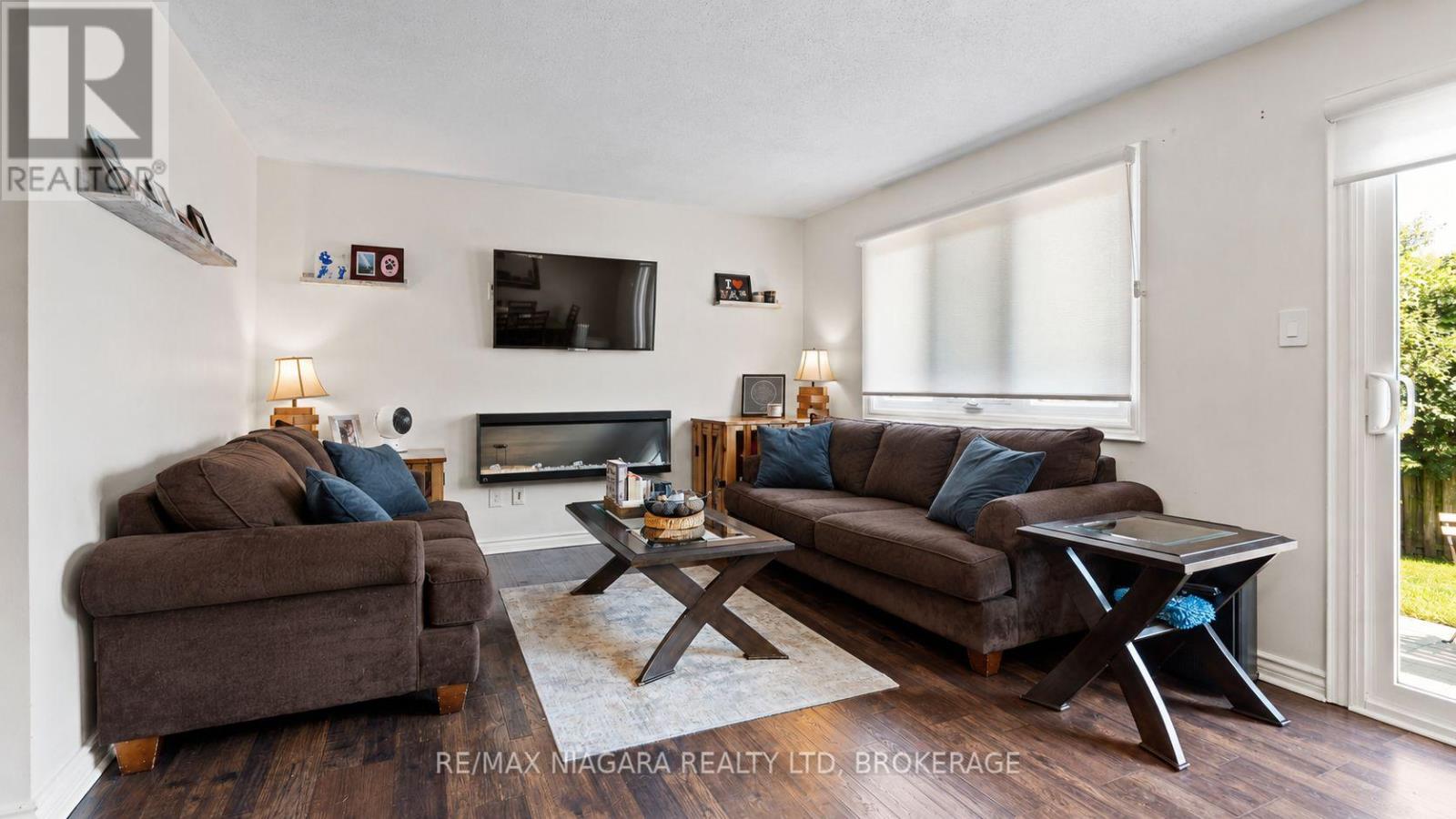 17 JACKSON COURT W - 4